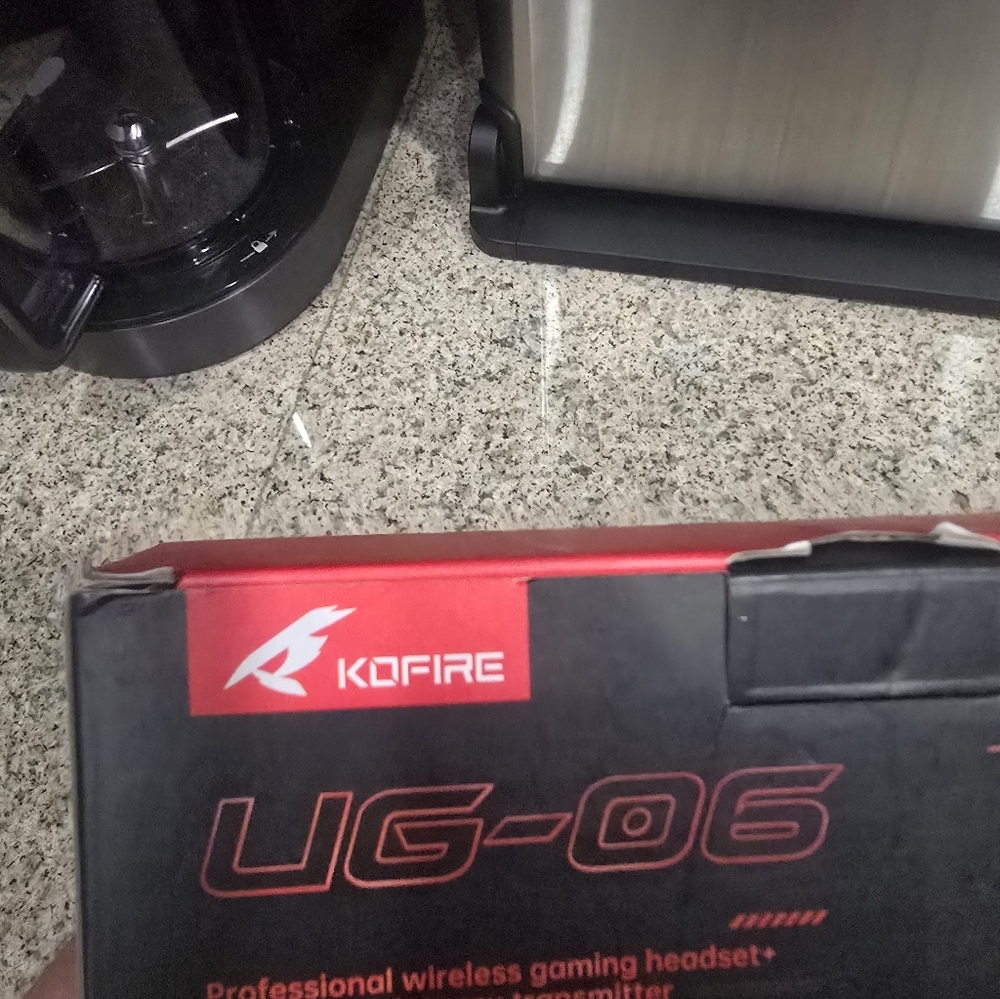 Adidas Black and Red Wireless Headset - Picture 4 of 6
